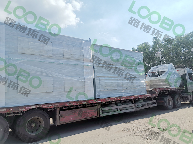 噴涂有機廢氣凈化設(shè)備發(fā)貨合肥，廢氣治理我們一直再堅持不斷完善，精益求精