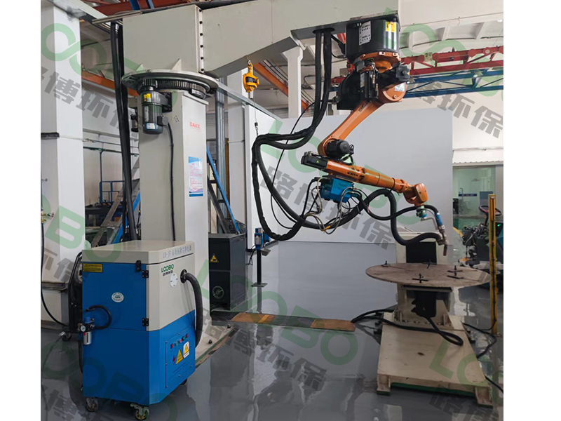 當(dāng)焊接機器人遇上除塵設(shè)備:開啟綠色生產(chǎn)新篇章 (2).jpg
