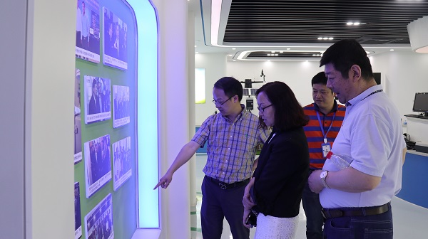 農(nóng)業(yè)農(nóng)村部對(duì)外經(jīng)濟(jì)合作中心領(lǐng)導(dǎo)蒞臨托普調(diào)研